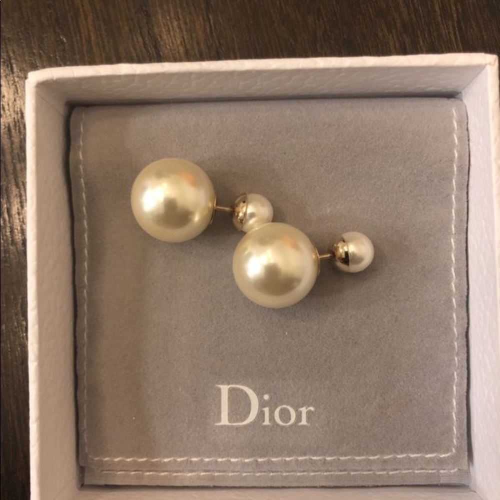 Dior pearl earrings Tribales